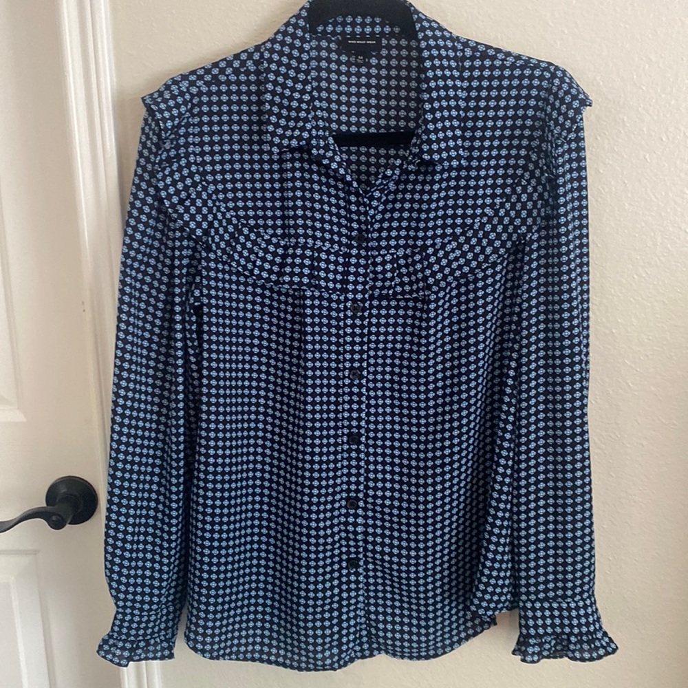 Who What Wear - Blouse - Size Medium - Black with Blue floral like pattern